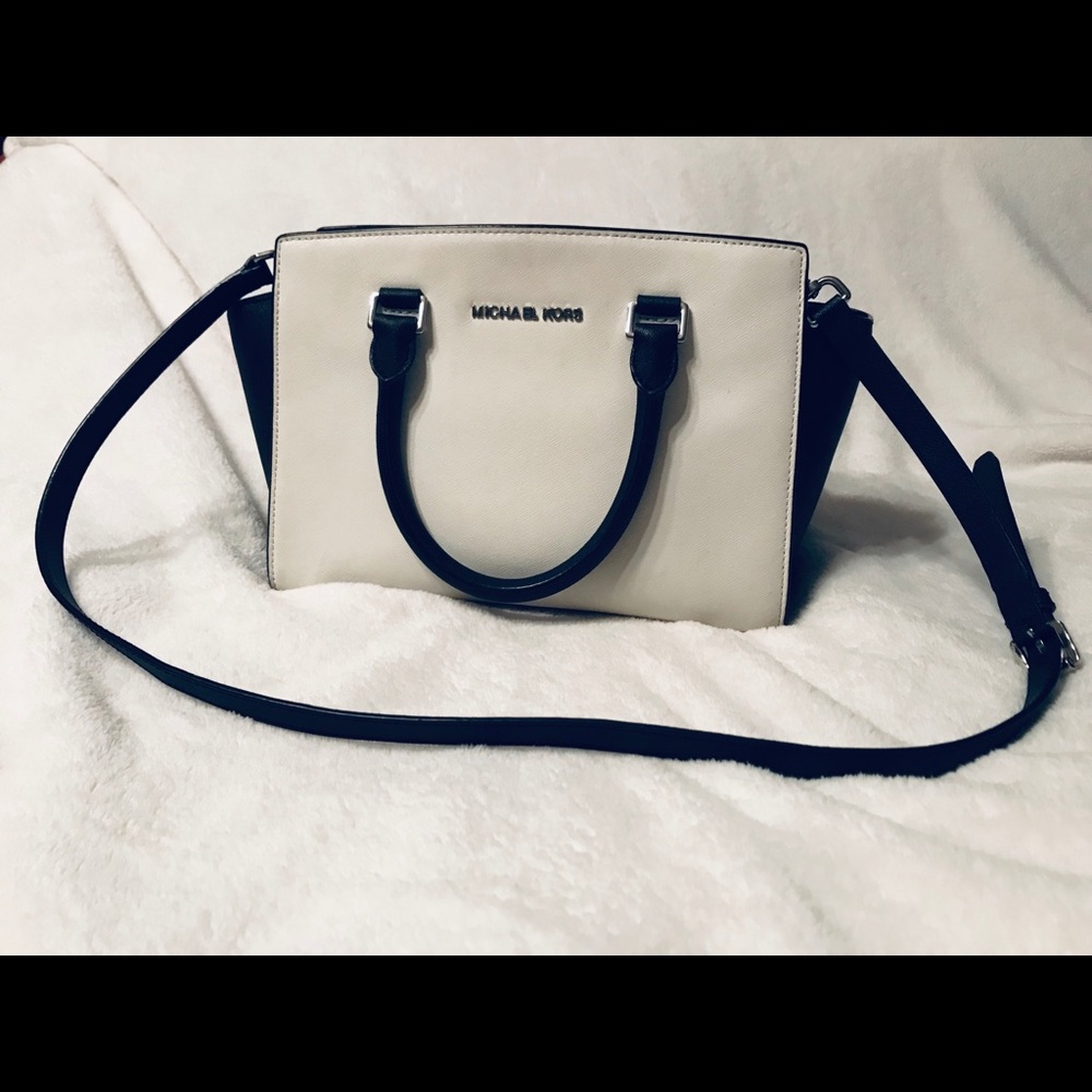 Michael Kors Selma Medium Leather Satchel